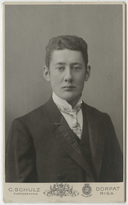 Hanila ja Varbla pastor Wilhelm Nerling tudengina, portreefoto