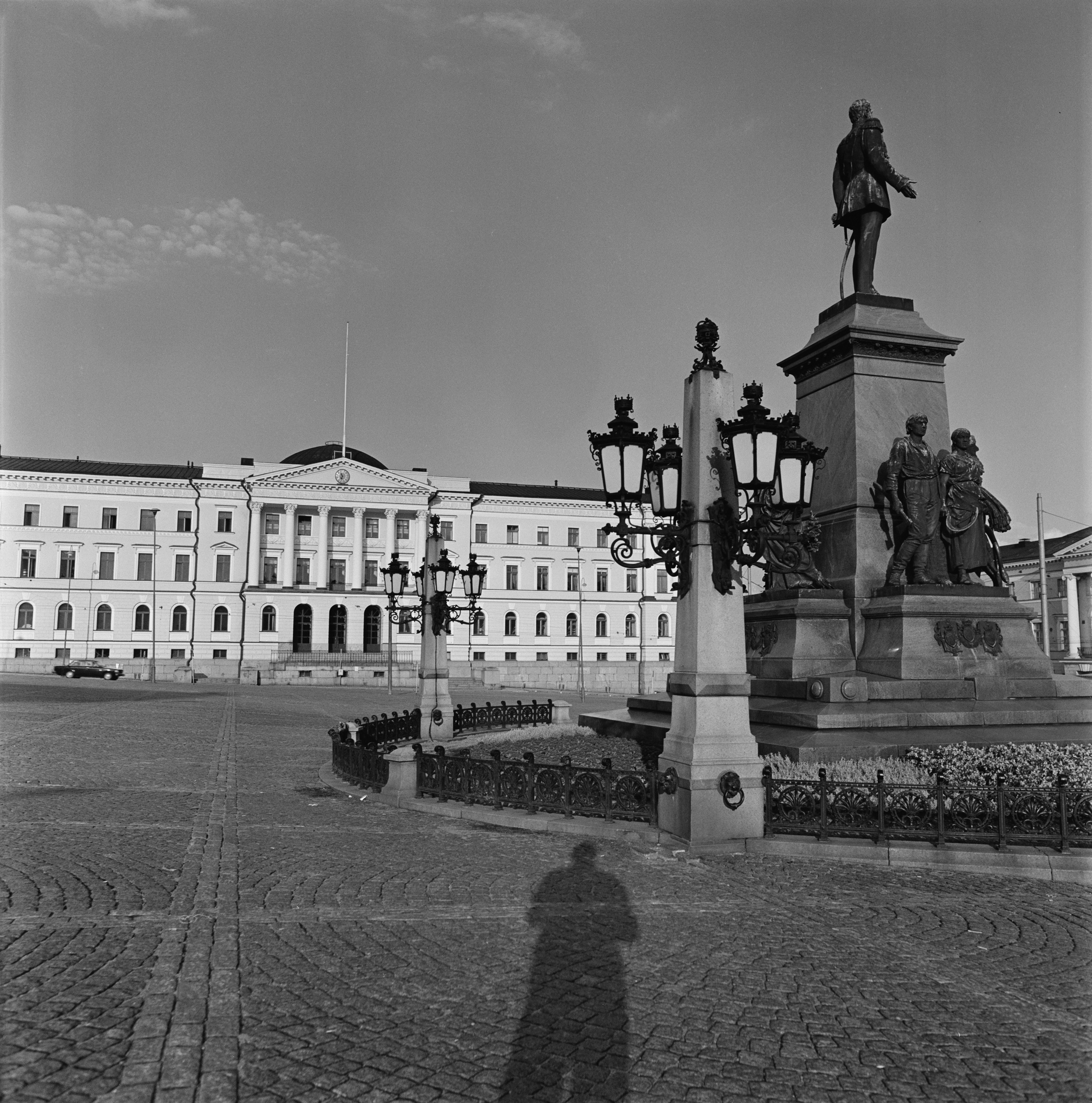 Etualalla Senaatintori