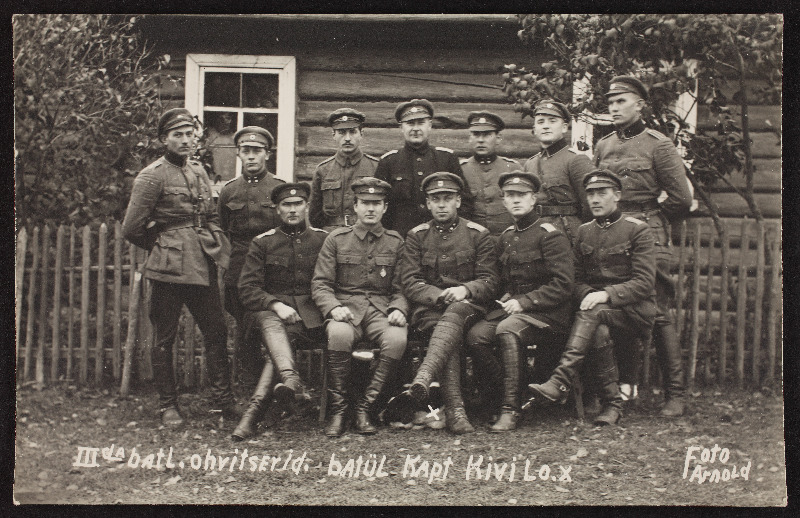 [5. Jalaväepolgu] 3. pataljoni ohvitserid grupifotol koos pataljoni ülema kapten Rudolf Kiviloga