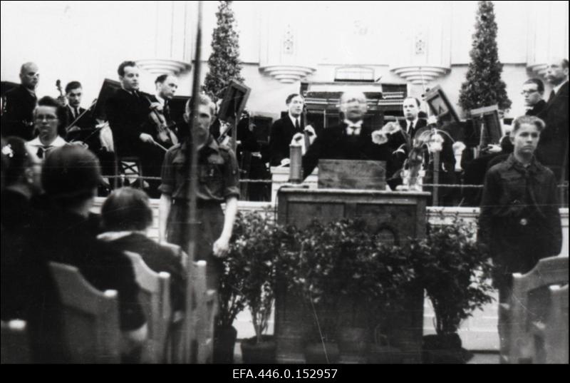 [Emadepäeva] aktus Estonia kontserdisaalis.