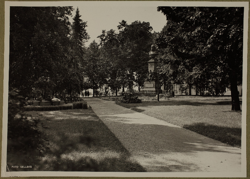 Barclay plats ja Barclay de Tolli mälestussammas.