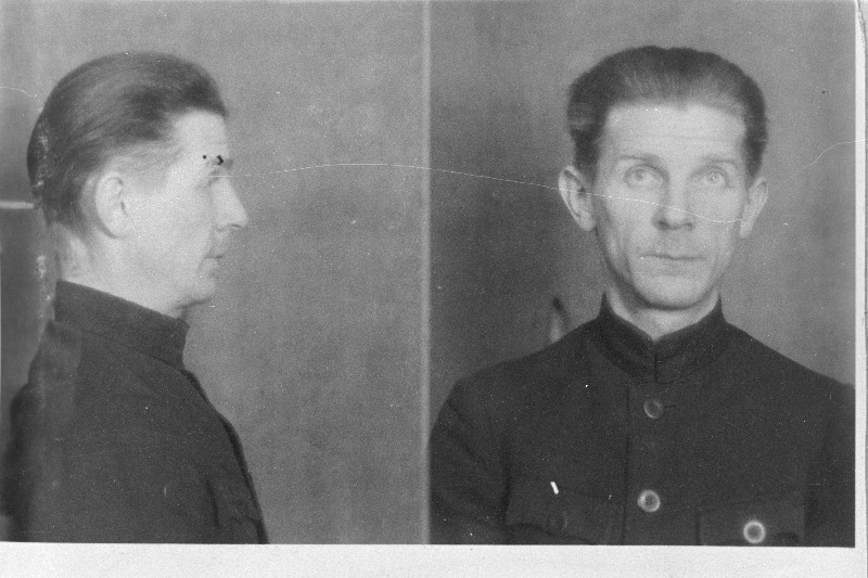 Ametiühingu aktivist Julius Tõnisson areteerituna.