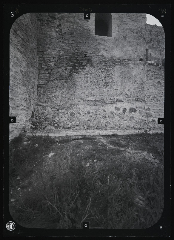 Rakvere, Rakvere linnusevaremed. Rakvere linnuse varemed vallikraaviga. Rakvere linnuse stereofotogramm-meetriline mõõdistamine.