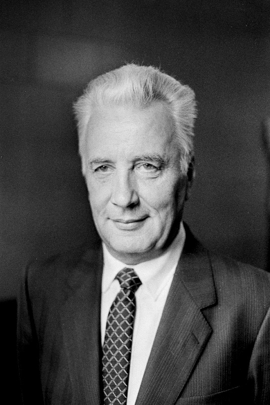 Pakkas, Roul - UNESCO töötaja.