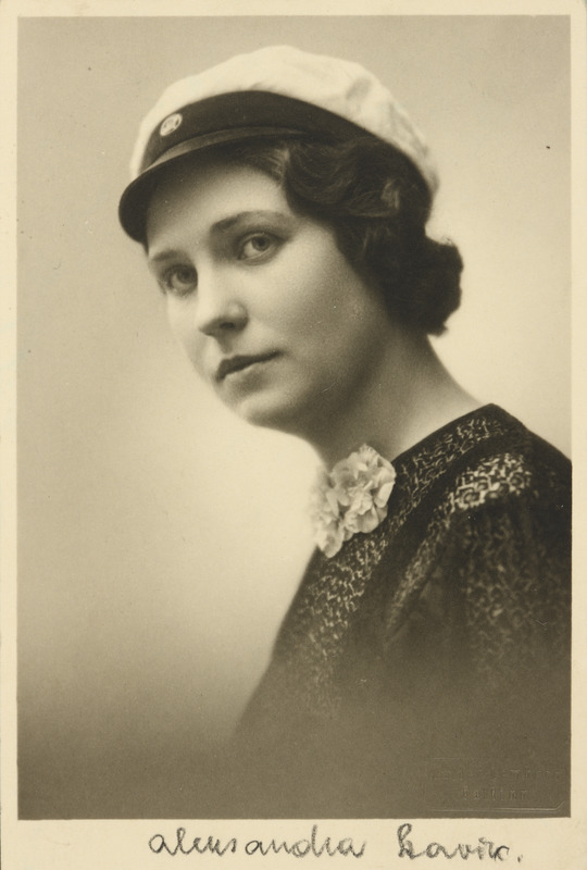 Eesti üliõpilaste seltsi "Veljesto" liige Aleksandra Aavik, portreefoto