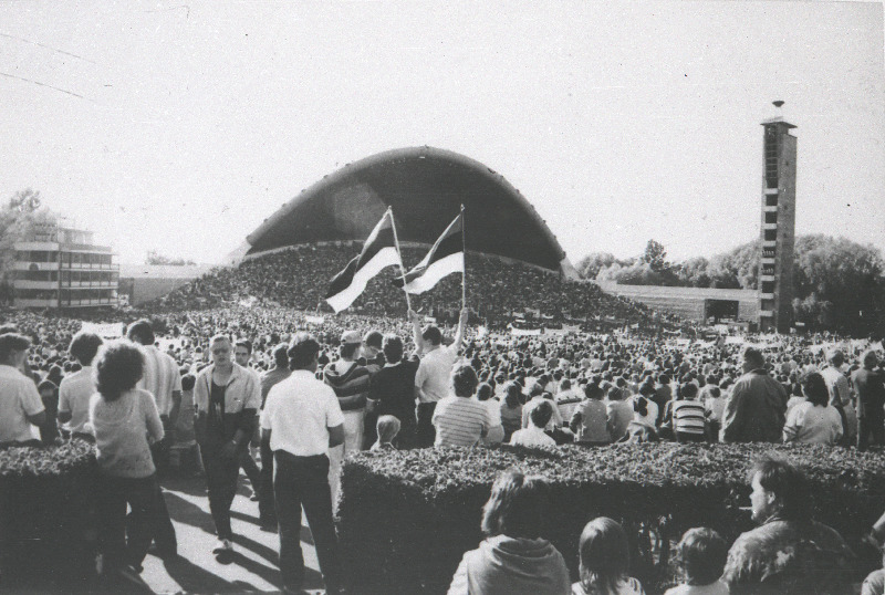 Vaade Lauluväljakule Eestimaa Rahvarinde korraldatud NLKP XIX konverentsi delegaatide kohtumisel rahvaga.