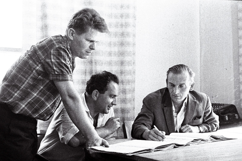 Tehase „Ilmarine“ insenertehnoloog V. Tolbin (vasakult), tehnoloogiabüroo juhataja H. Lutren ja peatehnoloog H. Rohtla.