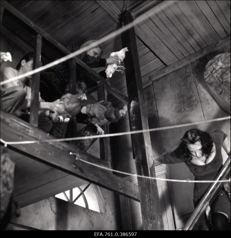 Filmi "Äratus" filmimine. Ülle Kaljuste Saareaugu Aliide osas.