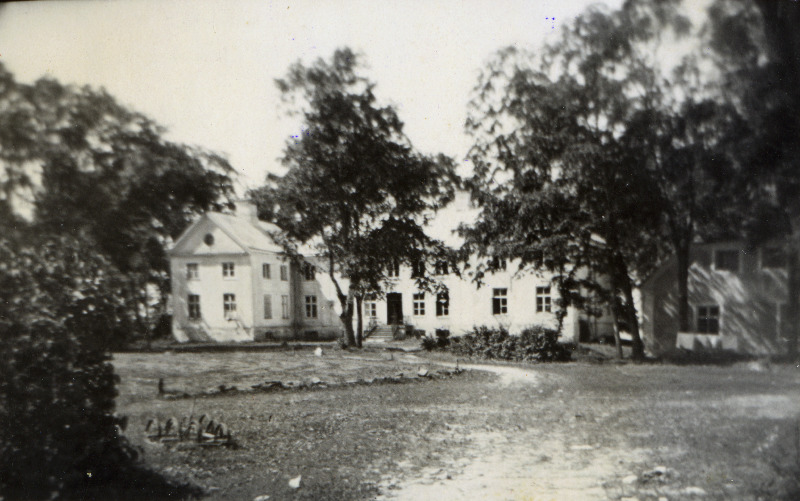 Klooga mõisa härrastemaja.
