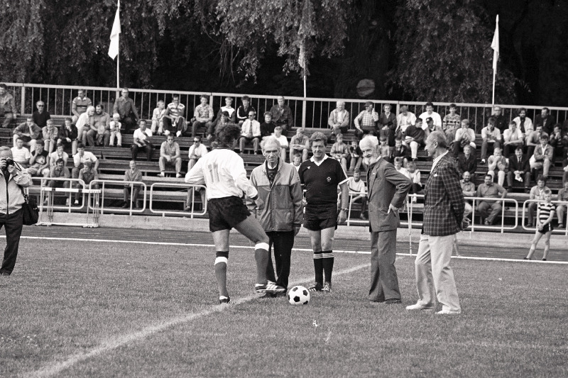 Eesti ja Läti jalgpalli rahvuskoondiste kohtumine pärast 50- aastast vaheaega.