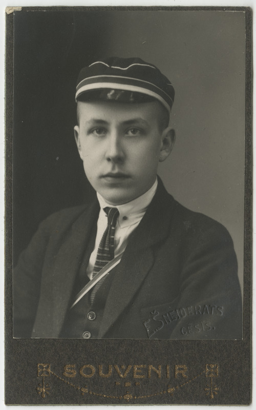 Korporatsiooni "Livonia" liige Wilhelm Lenz, portreefoto
