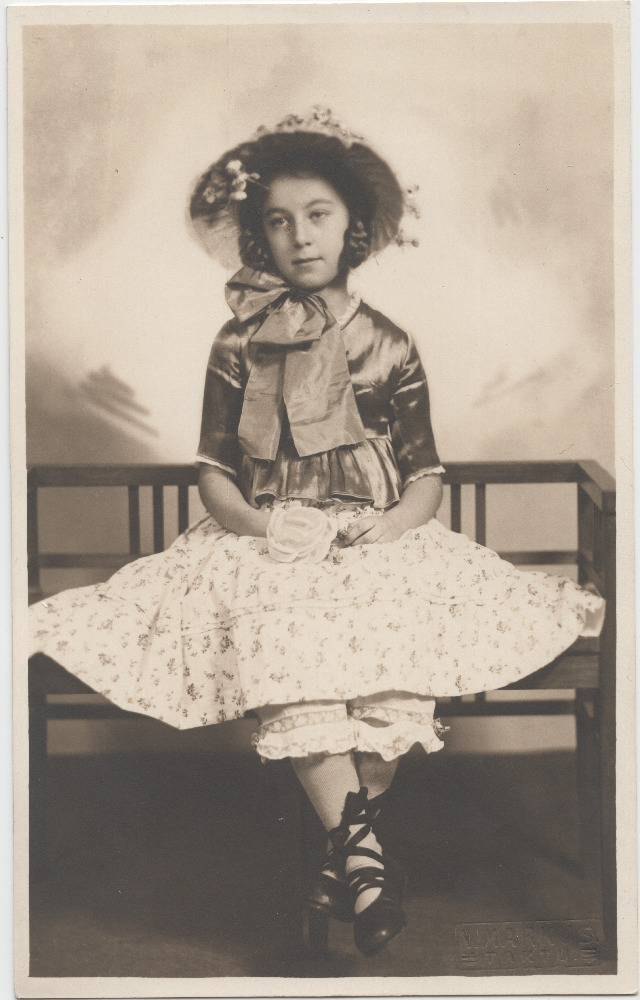 Stuudiofoto Lagle Tõnissonist.