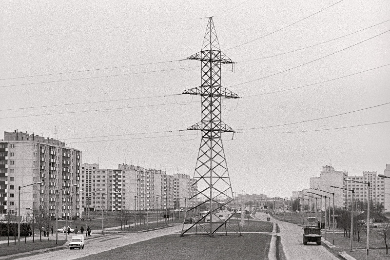 Lasnamäe vaade - (kõrgepingeliin).