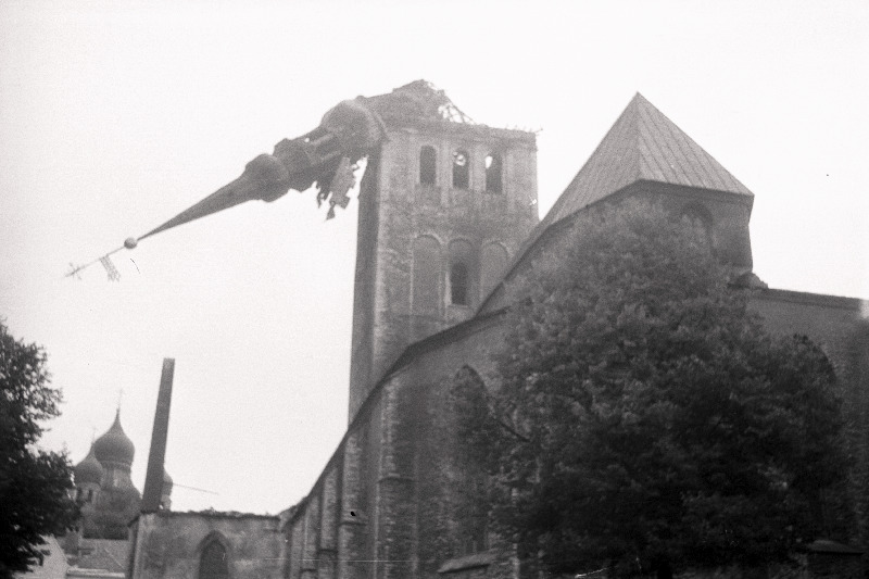 Niguliste kiriku tornikiiver pärast tulekahju.