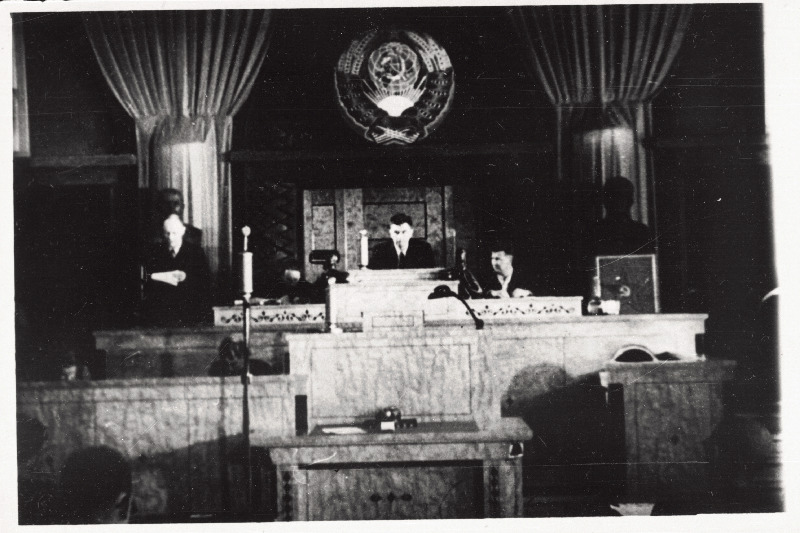 Riigivolikogu esimene istungjärk 21.-23.07.1940, juhataja Arnold Veimer.