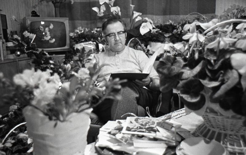 Dirigent Heino Kaljuste oma 50. sünnipäeval kodus.