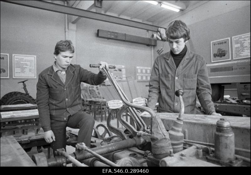 M.Aitsami nim Maakutsekeskkool nr 29.