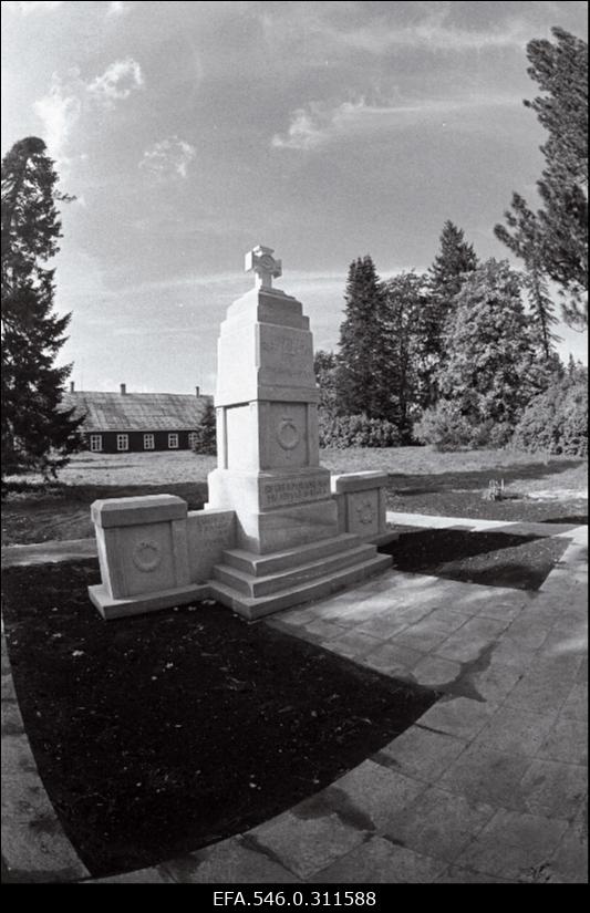 Kullamaa ausamba avamine.