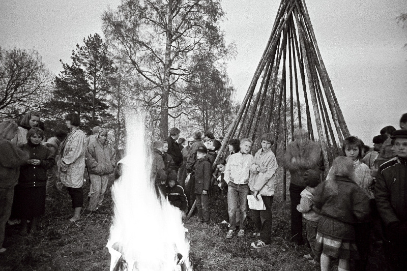 Virulaste päevad. Lammasmäel lõkke ümber.