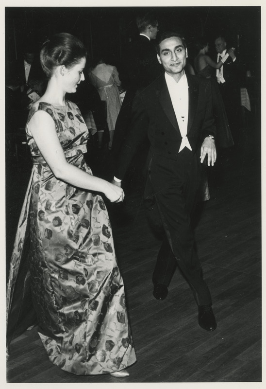 Stockholmi (üliõpilaste) Eesti Osakonna ball, inimesed tantsimas