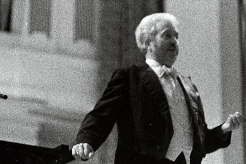 Riikliku akadeemilise Meeskoori laulja Kaljo Räästas oma 50. sünnipäeva tähistamisel Estonia kontserdisaalis.