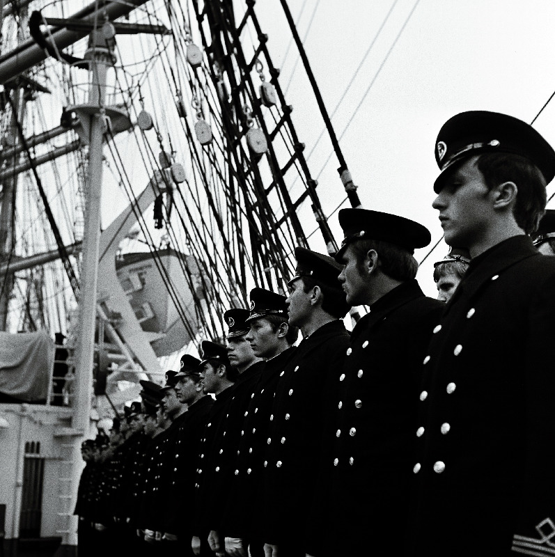 Tallinna Merekooli kursandid parklaeva "Krusenštern" pardal.