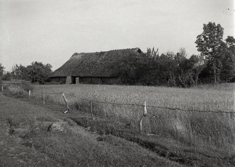 Päärna talu elamu-suitsutare Kasari külas.