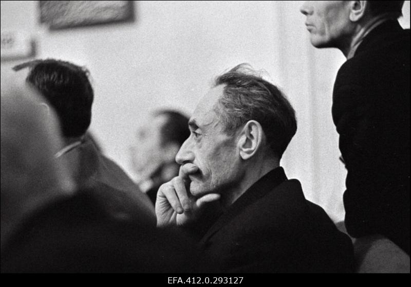 "Kõik fotoportreest" NSVL Ajakirjanike Liidus Moskva osakonna fotosektsiooniklubis "Jupiter" Jevsei Bjalõi, Vassili Malõev, Abram Šterenberg.