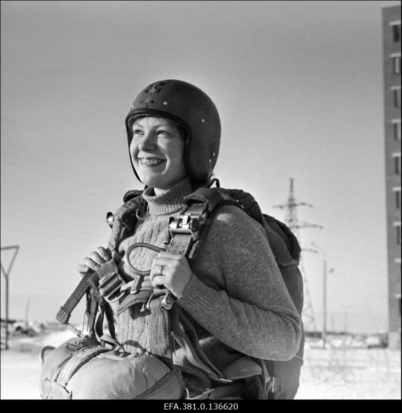 Narva Mööblikombinaadi polsterdaja, langevarjur Jelena Gagarina.