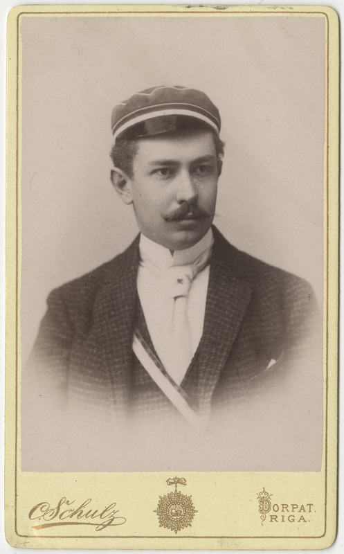 Korporatsiooni "Estonia" liige parun Otto Stackelberg, portreefoto