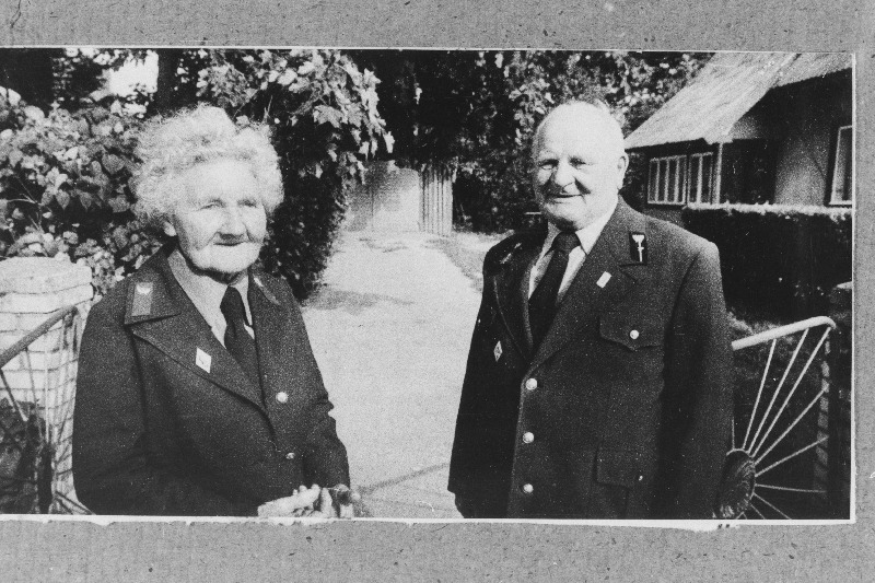 Lustivere metskonna metsahooldjad Johanna ja Artur Pere Aidust metsatöötajate päeval.