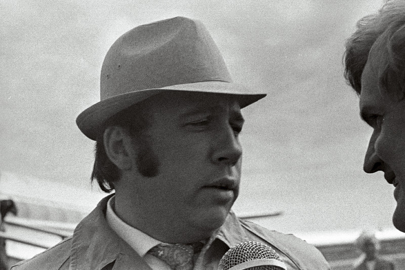 Eesti Riikliku Sümfooniaorkestri dirigendi Neeme Järvi vastuvõtt Tallinna lennuväljal.