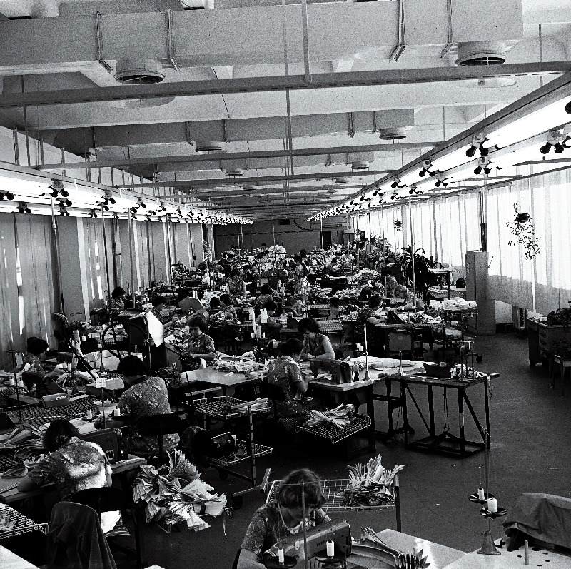 Tartu õmblusvabriku "Sangar" õmblustsehh.