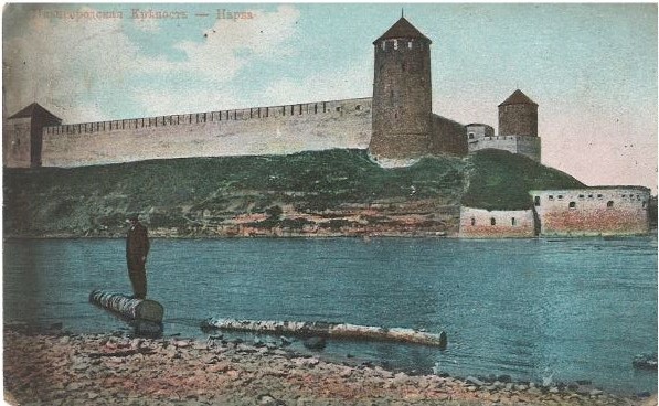 Vaade üle Narva jõe Jaanilinna kindlusele