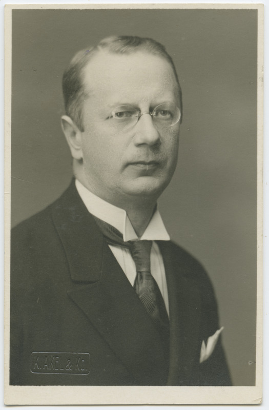 Eugen Sachariase poolportree