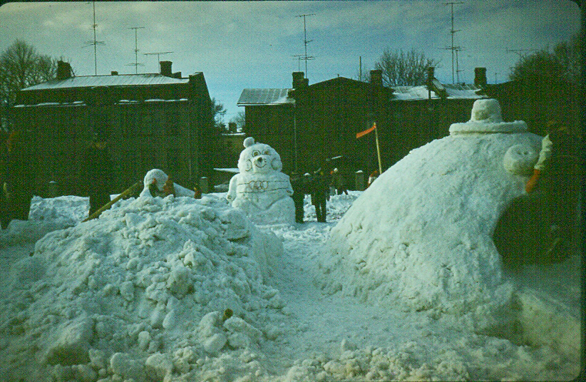 Lastestaadioni lumelinn vaatega Toom-Kuninga tänavale (end Pioneeride)
