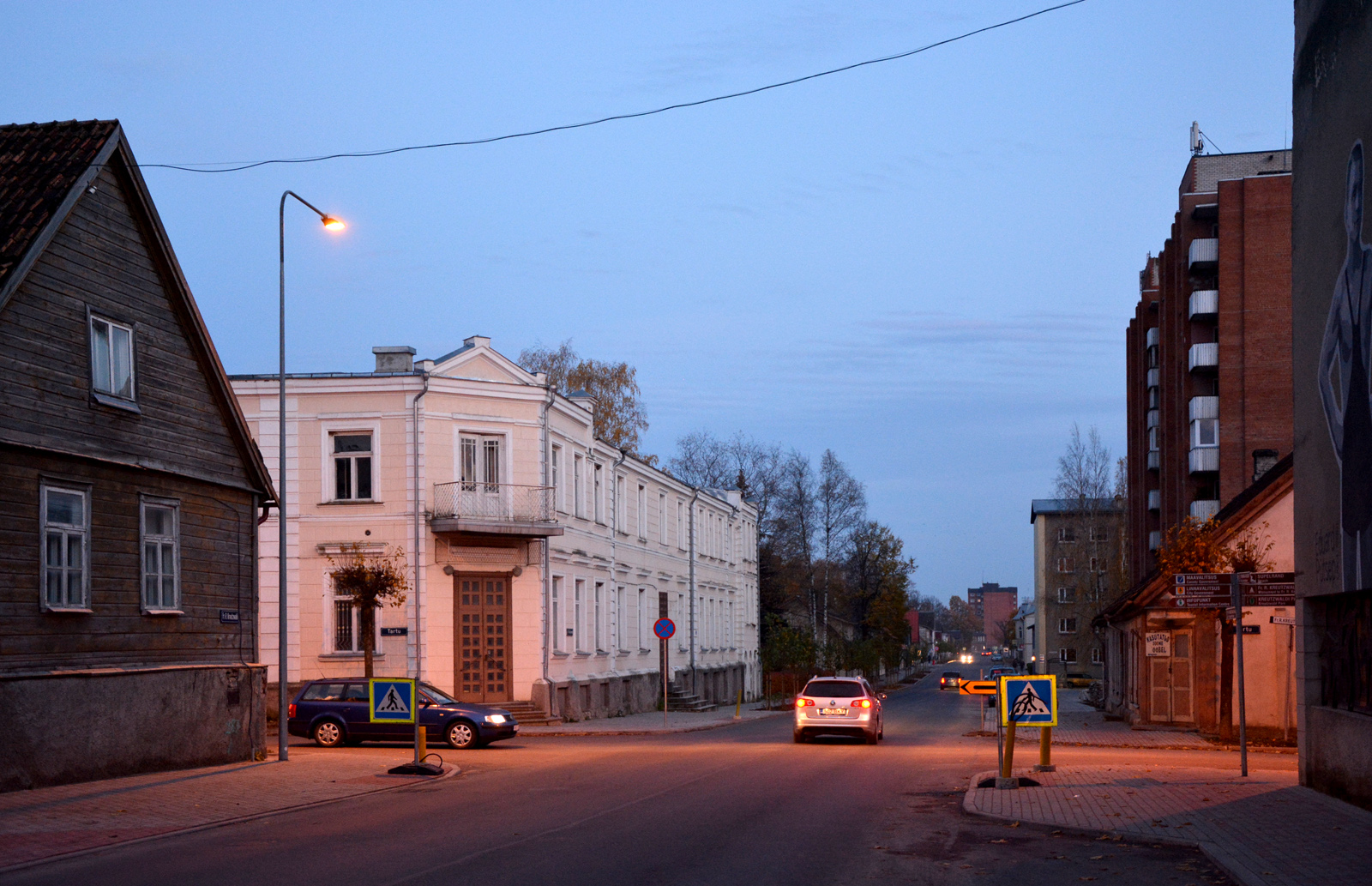 Photo. Võru. Crossing place between Kreutzwald and Tartu Streets. rephoto