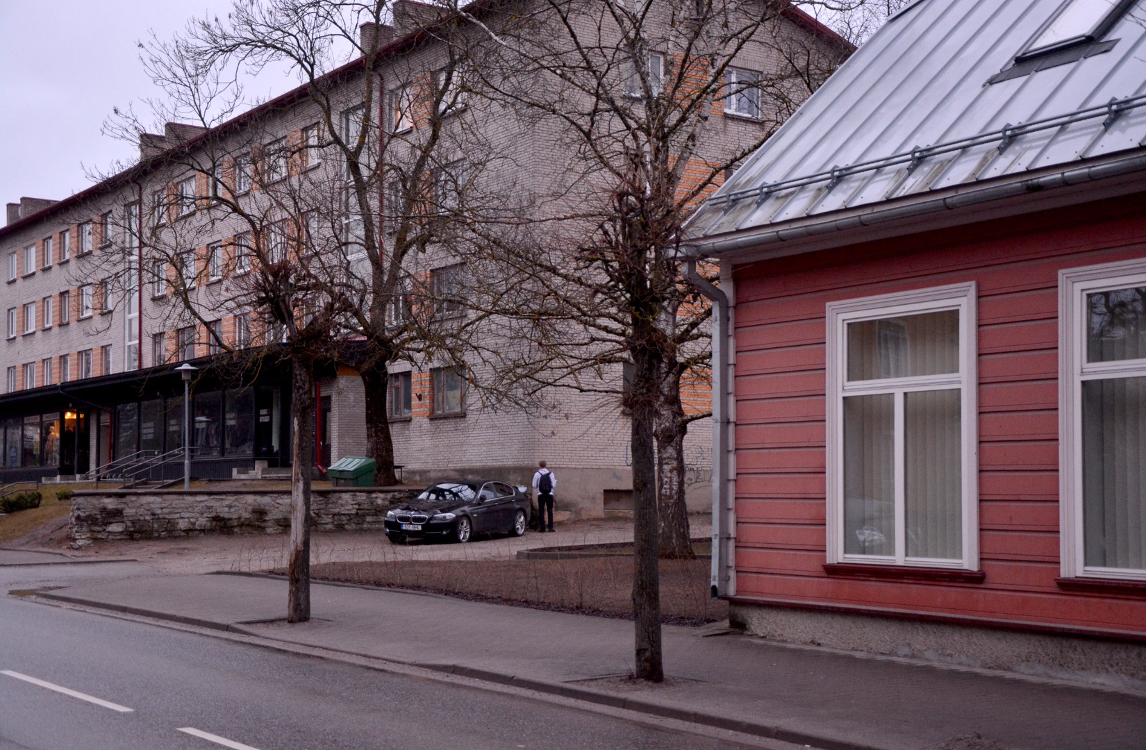 Foto. Võru. Vaade Tartu tänava majadele 31,33,35 1960-te algul. rephoto