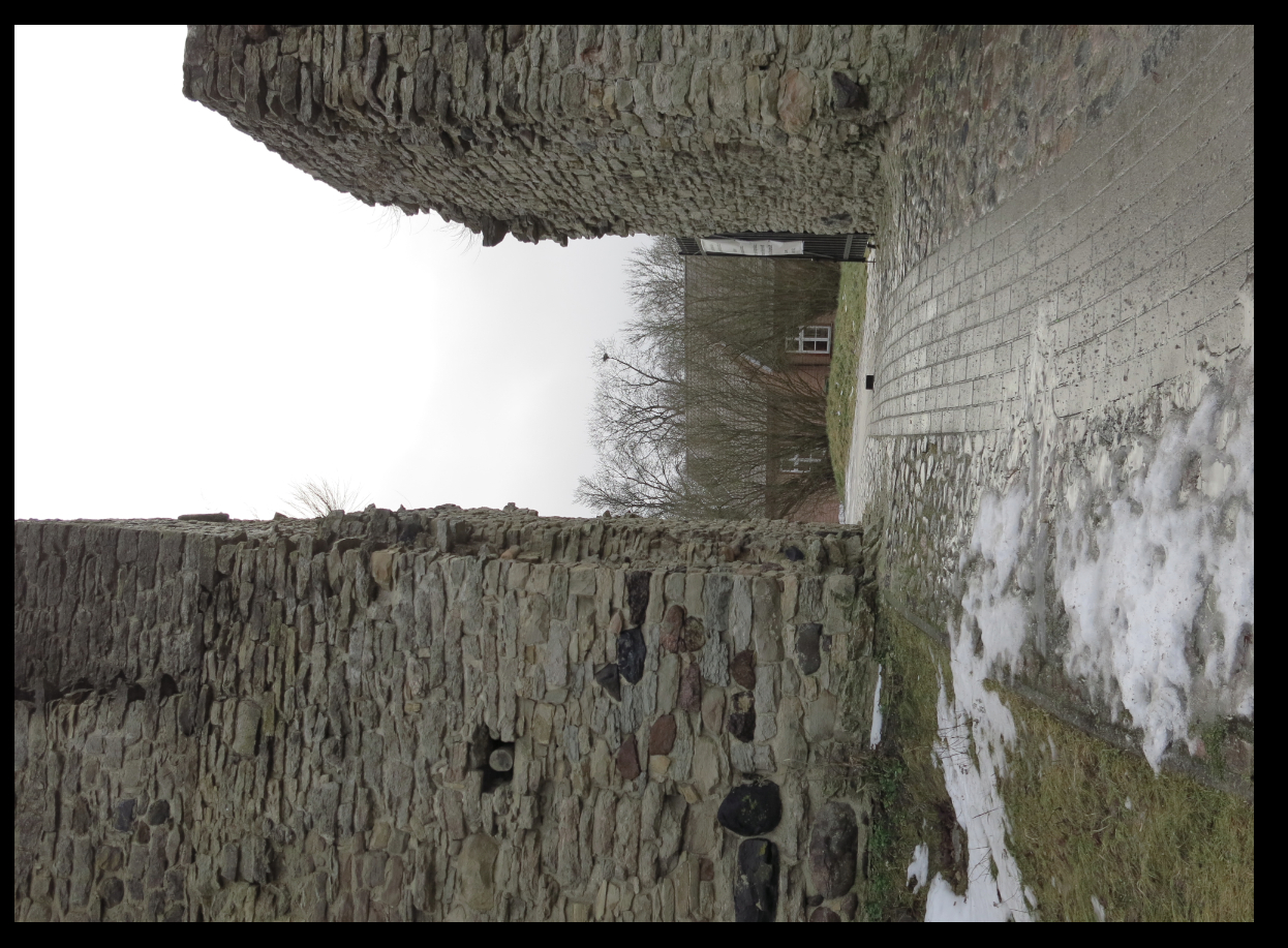 Haapsalu fortress. A terrace niche on the inside of the circular wall. (for example from the professor) rephoto
