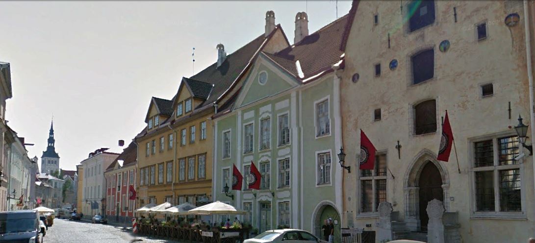 Lai tänav Tallinnas vaatega Oleviste kiriku suunas rephoto