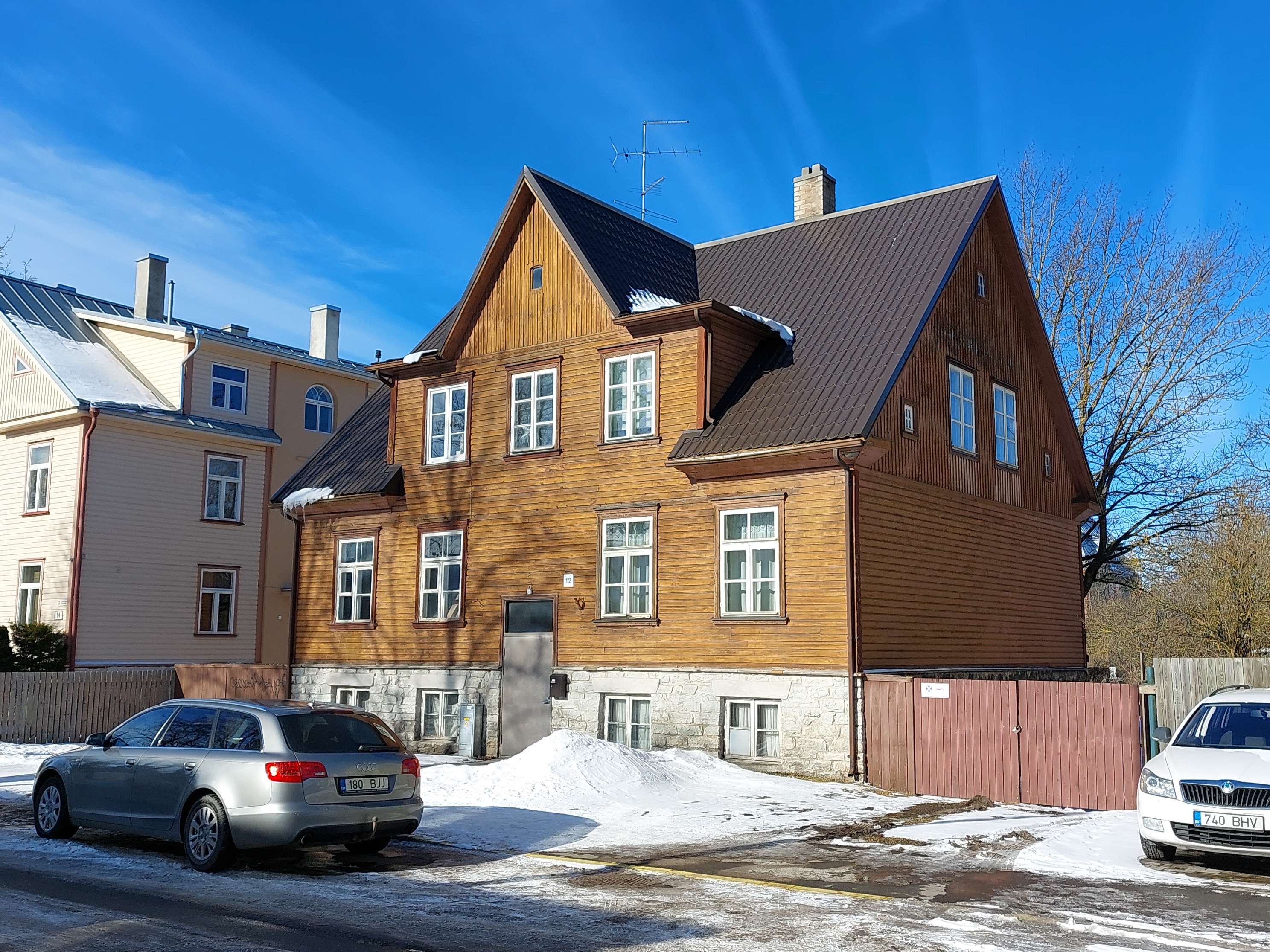 Pelgulinn: elamu Saue 12 rephoto