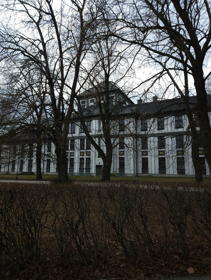 Suveteater Tartu Saksa Käsitööliste Seltsi aias rephoto