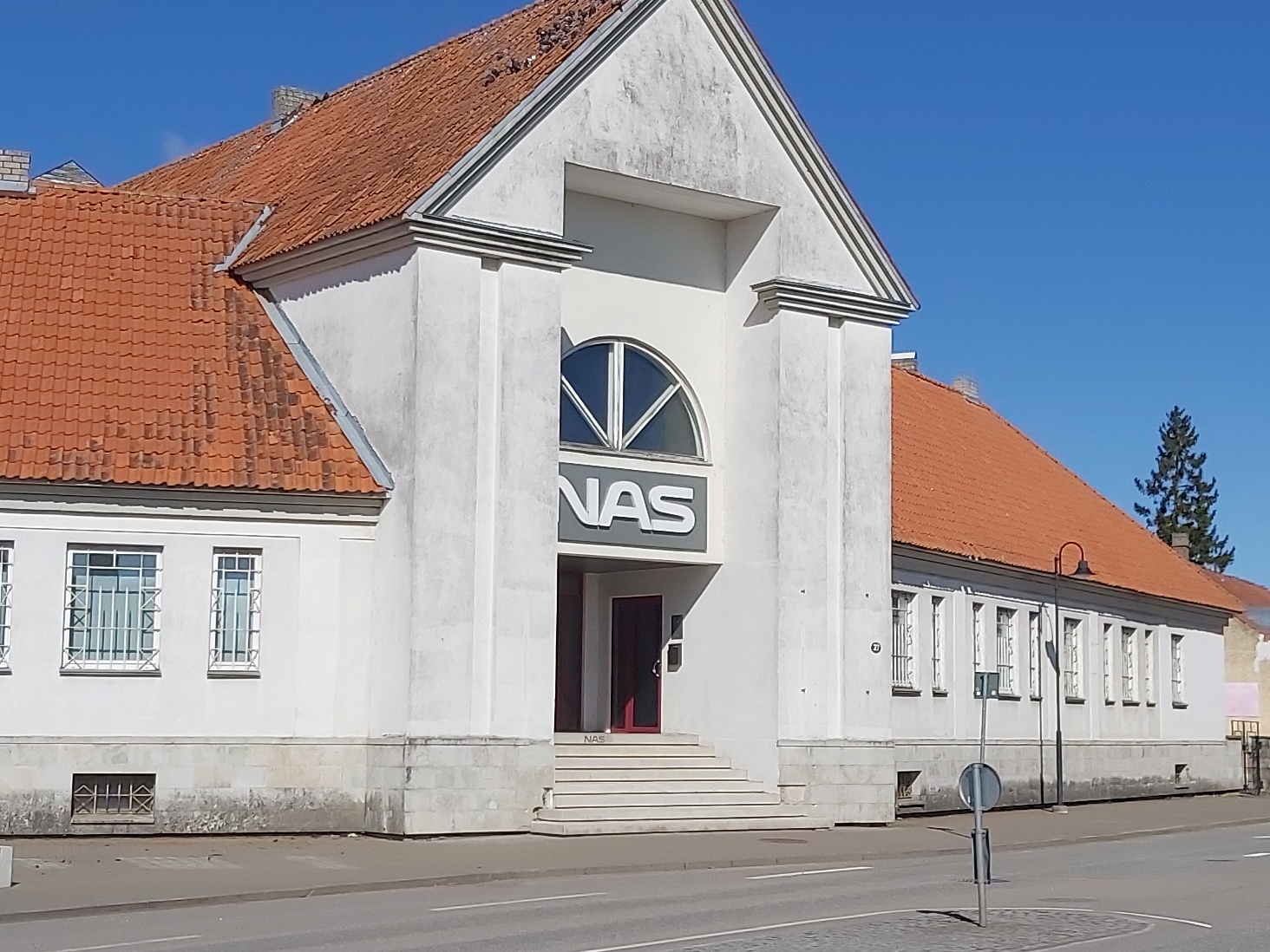 Kuressaare, Eesti Maapanga pangahoone rephoto