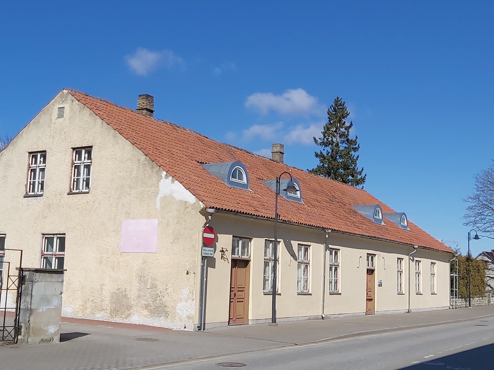 A. Lake house in Kuressare rephoto