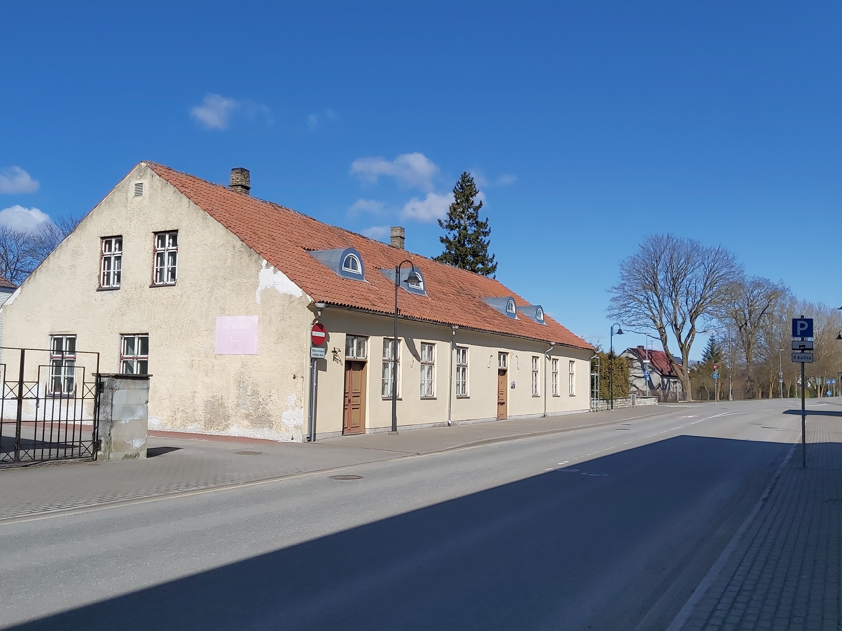 A. Lake house in Kuressare rephoto