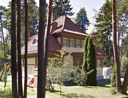 Eramu Tallinnas Nõmmel Seene 8, vaade hoonele tagant küljelt. Arhitekt Robert Natus rephoto