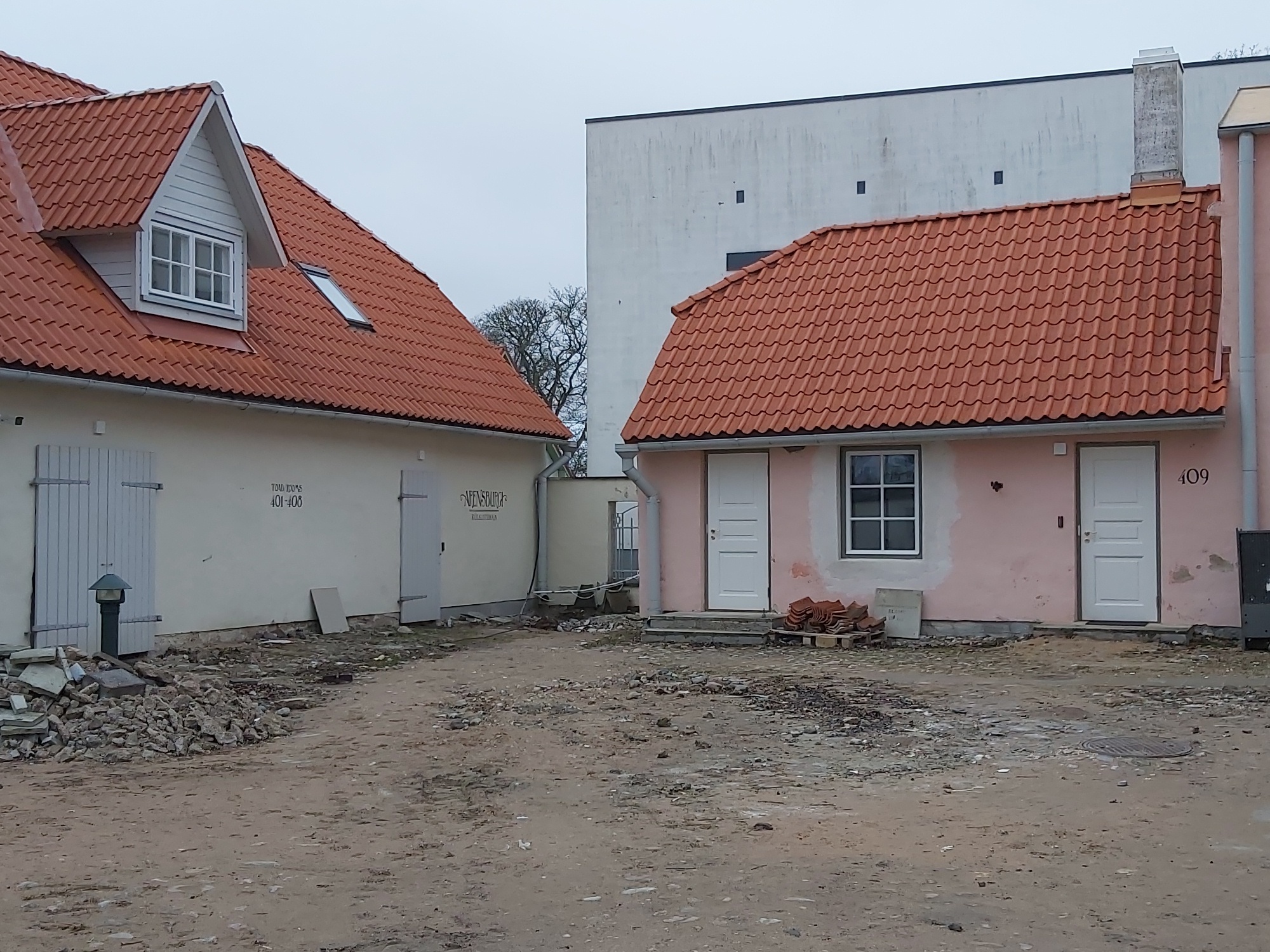 Kuressaare Lossi tänav 6 siseõu. rephoto