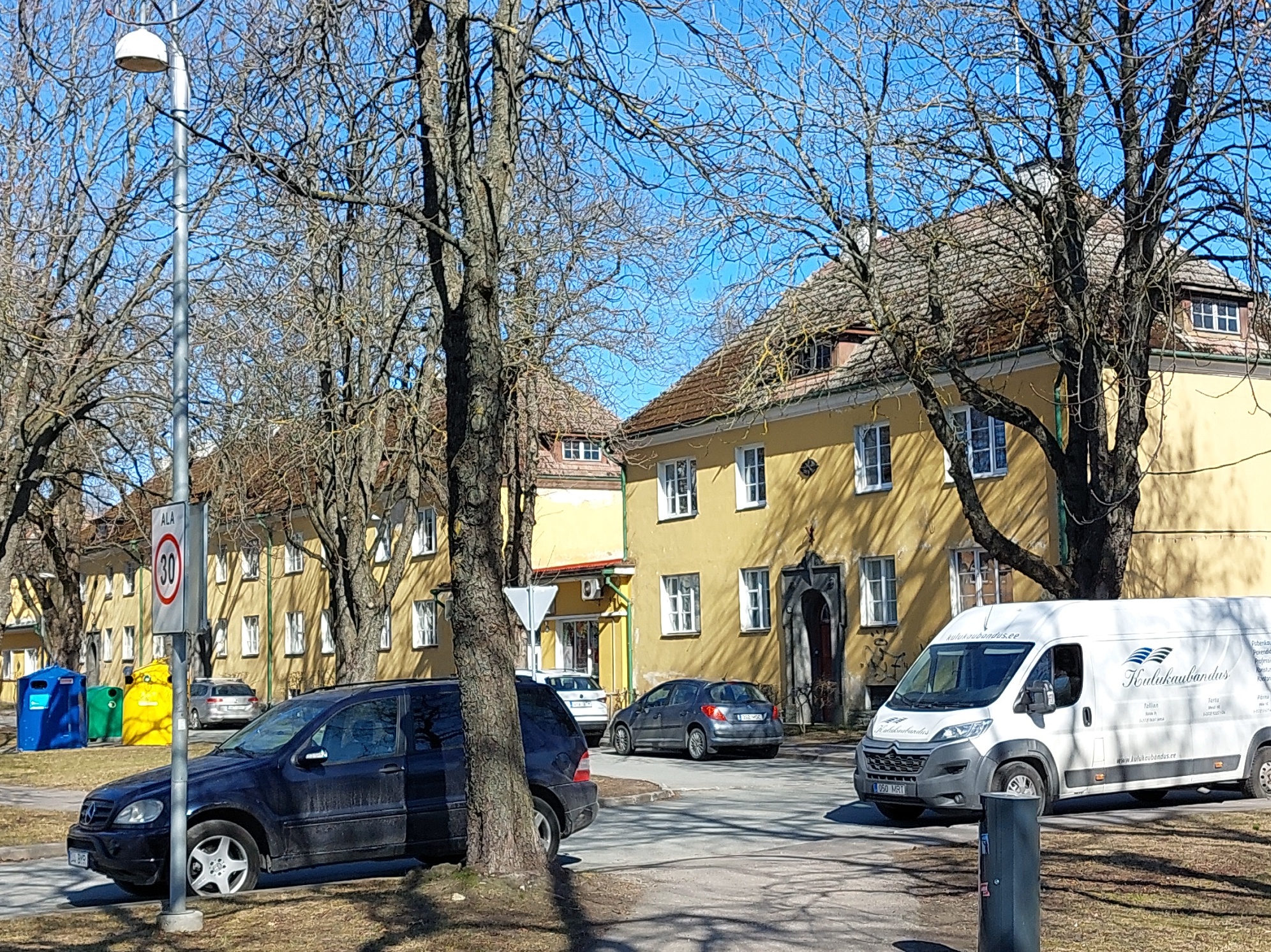 Ristiku tn ja Kolde pst nurk Tallinnas: ehitusühingu Oma Kolle elamugrupp. Arhitekt Johannes Pikkov rephoto