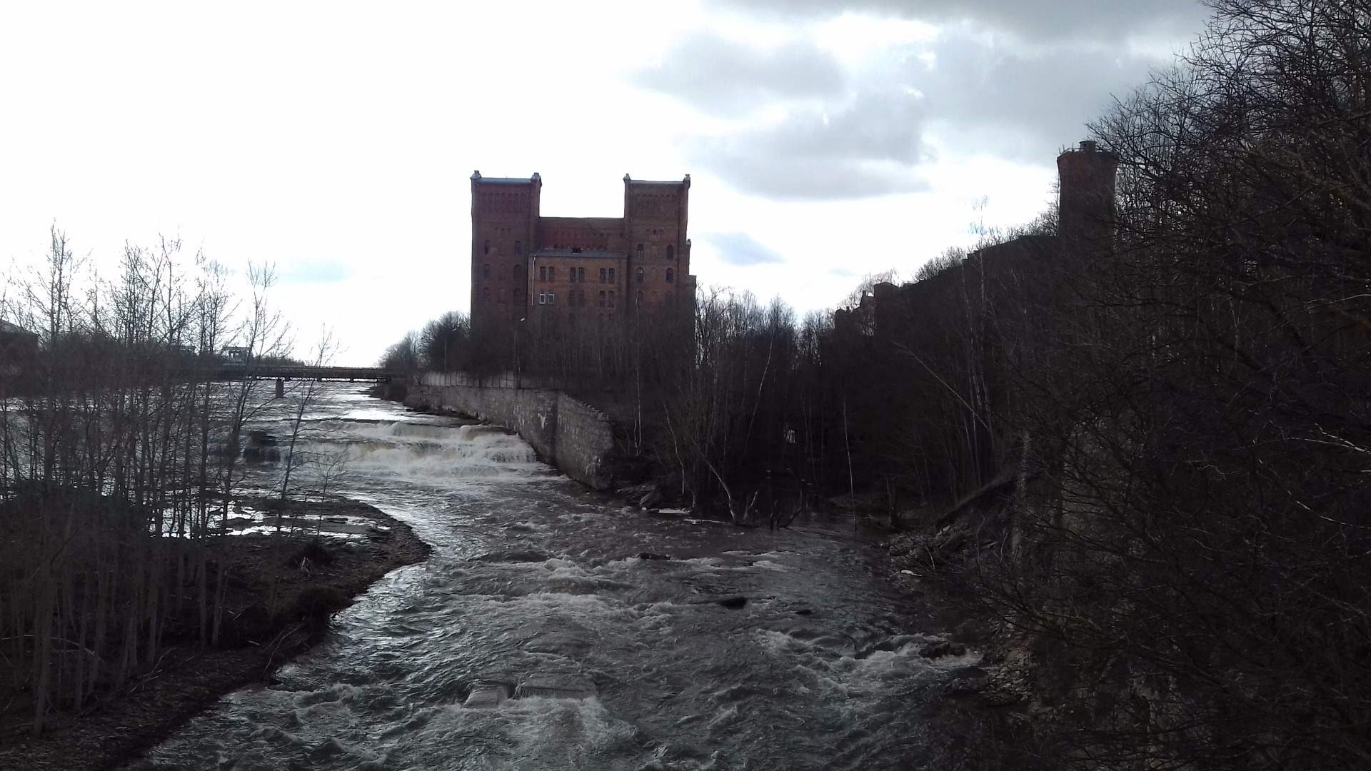 Kreenholm.Vaade vasakpoolsele kosele ja Georgi vabrikule loodest. rephoto