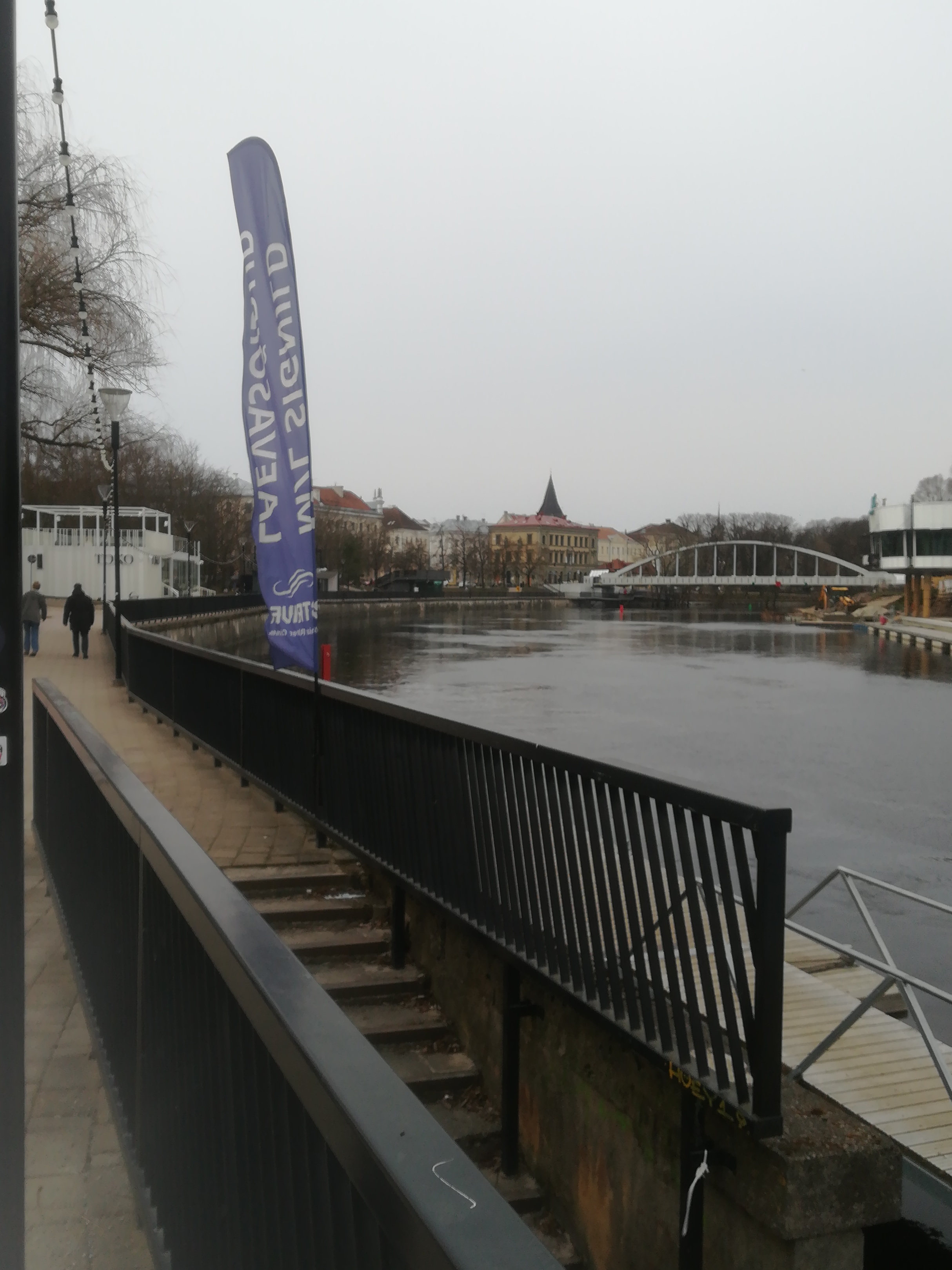 Tartu-Praaga vahel kurseeriv mootorlaev „Tasuja“ Emajõel. rephoto